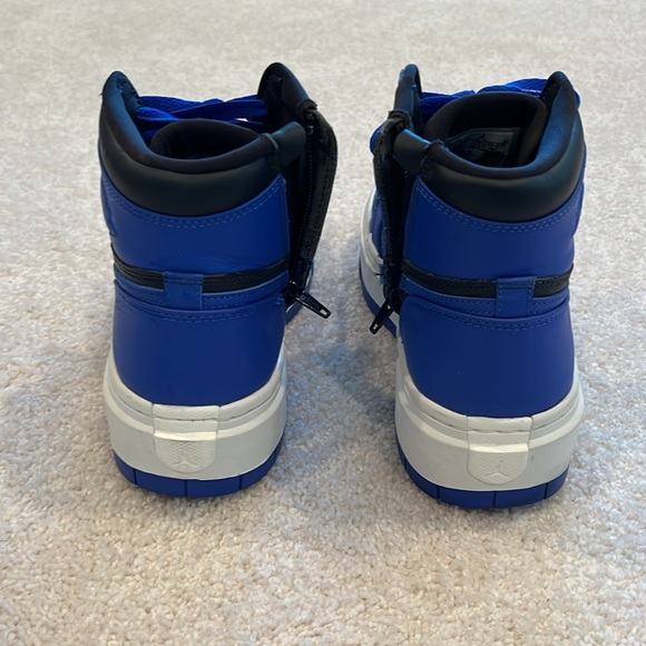 Women’s Nike platform high tops 💙🖤 - Picture 2 of 6